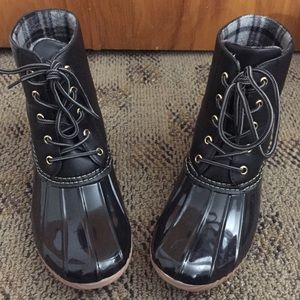 Brand new Duck boots